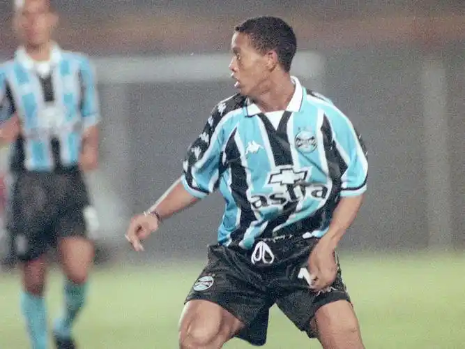 足球界几乎 足球界几乎